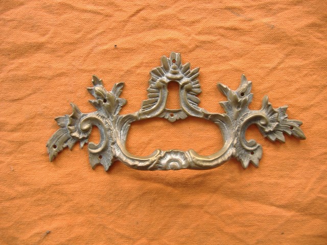 Ameublement : Poignée style  - Louis XV - Référence 342 E