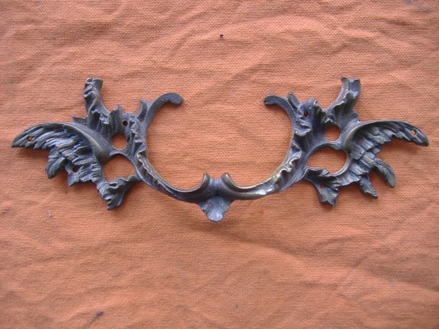 Ameublement : Poignée style  - Louis XV - Référence 370 E