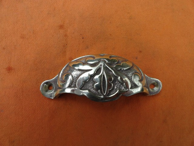 Ameublement : Poignée style  - Poignée coquille - Référence 55 B