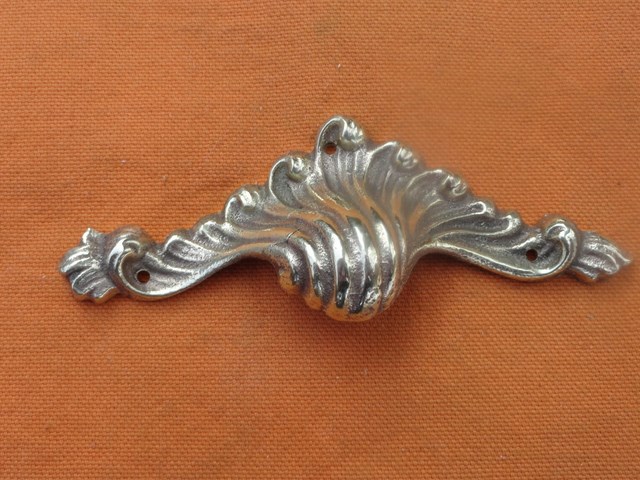 Ameublement : Poignée style  - Poignée coquille - Référence 58 B