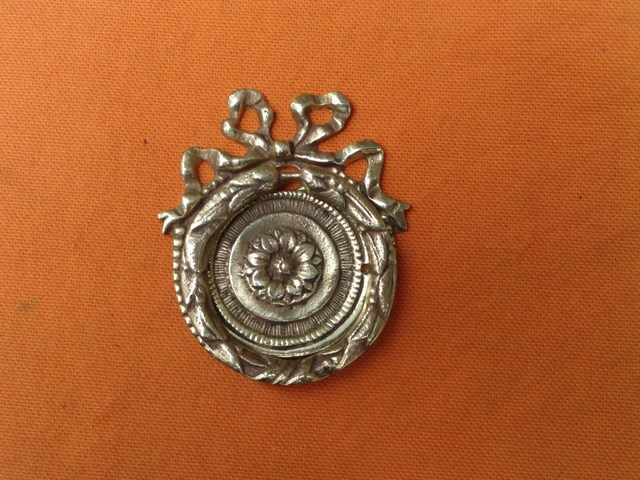 Ameublement : Poignée style  - Louis XVI - Référence 807