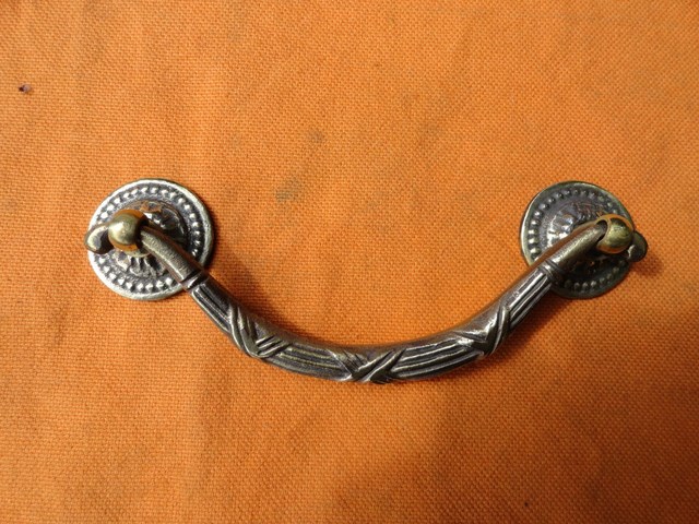 Ameublement : Poignée style  - Louis XVI - Référence 838