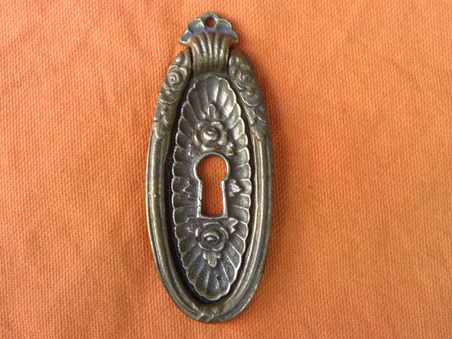 Ameublement : Poignée style  - Louis XVI - Référence 848