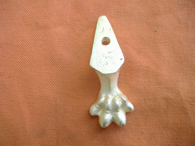 Horlogerie : Pied de pendule style  -  - Référence 72